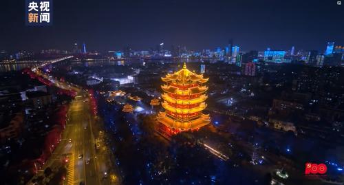 每经24点丨惊艳！武汉上演建党百年长江灯光秀；英国军舰故意穿行俄罗斯克里米亚领海，俄军实弹警告遭英方否认