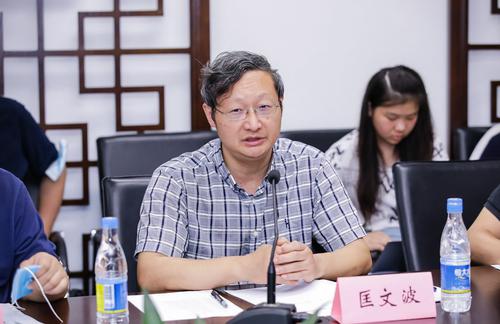 匡文波：人工对推荐算法的干预是必要的