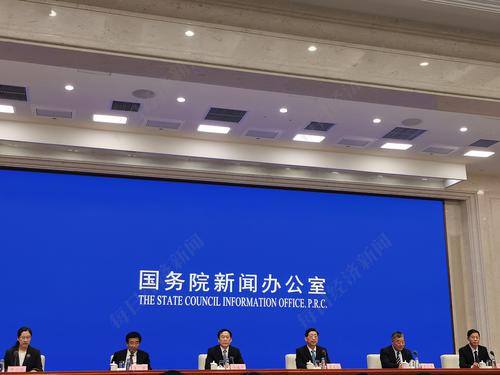 新冠病毒出现途径有哪几种可能性？国家卫健委：实验室引入是“极不可能”