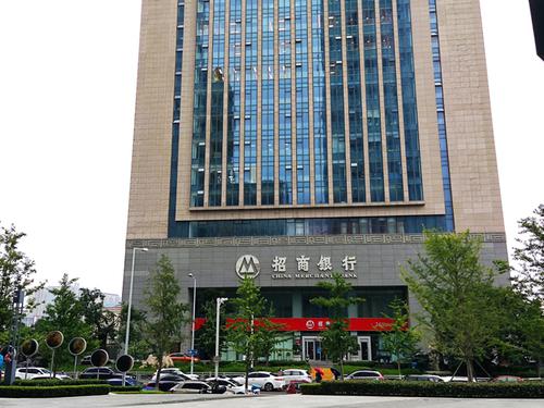 中国银行业资产达324万亿 40余年涨逾1620倍