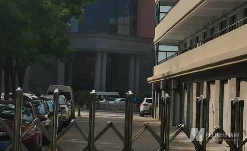 中天科技股东大会现场：记者以股东身份参会，因未提前登记等原因被拒入会场