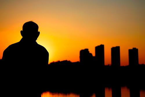 双双创历史新高！日本65岁及以上老年人口达3640万，占总人口比达29.1%！去年有906万老年人仍在工作，连续17年增加...
