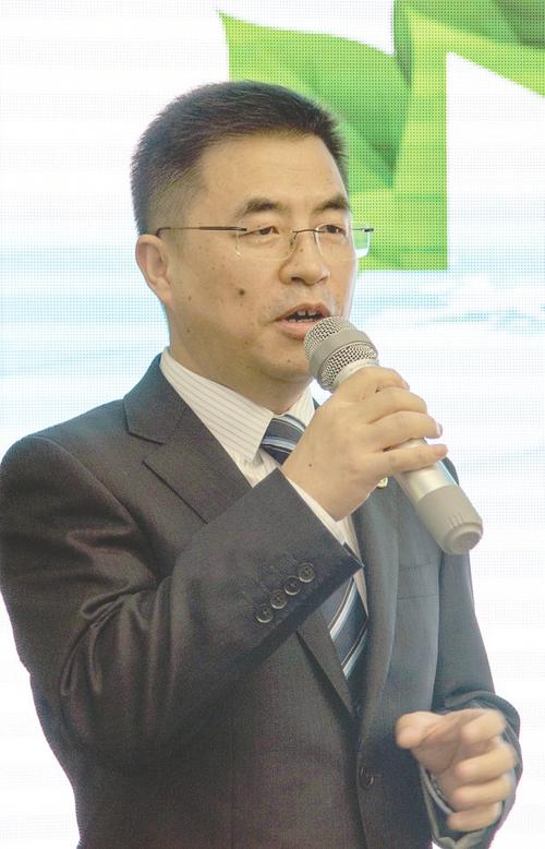 四川联合环境交易所董事长何锦峰：应对气候变化人人有责，还应人人尽责