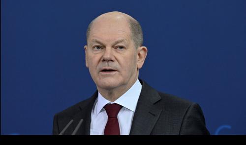 俄乌局势最新动态：俄武装部队对乌多个城市、机场发动导弹袭击，乌国民卫队司令部被摧毁，大批居民车辆驶离基辅