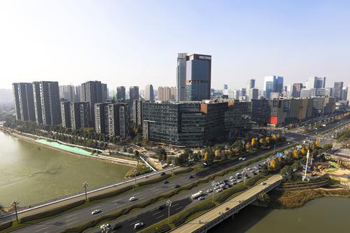 2021年成都新增新能源汽车超10万辆 增量居全国第六