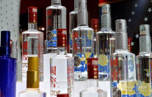 一线酒市调研｜涨价还断货，高端白酒迎“小阳春” 低端产品仍遭冰封