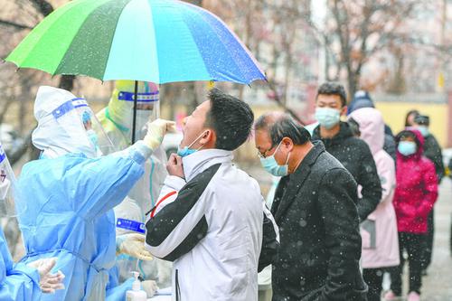 《新型冠状病毒肺炎诊疗方案（试行第九版）》近日发布 新冠轻型病例采取集中隔离 不再直接转送定点医院