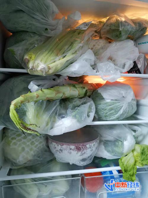 亲历上海疫情｜“终于知道购物狂的价值了”