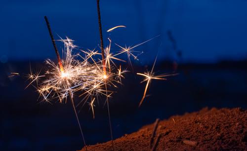周末两大利好，果然来了！A股回购潮中，为何仍有大股东超11亿元大比例减持？更有清仓操作！