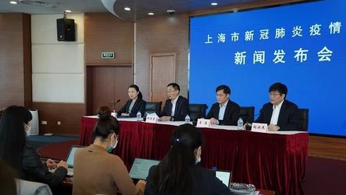上海新增“3+5”，一地列为中风险地区，8人轨迹公布，6人住在嘉定，1人为昨日一确诊病例的丈夫