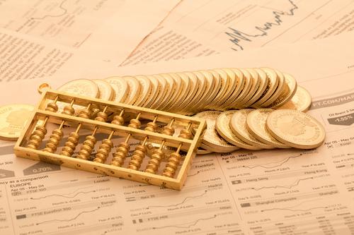 沪指惊现“深V”，单日振幅创下近6年新高！券商建议“布局反弹”，是时候抄底了吗？