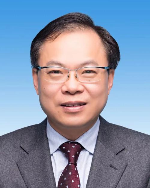 陈金山履新上海市委常委，此前任重庆市副市长，还曾主政国家级经济开发区