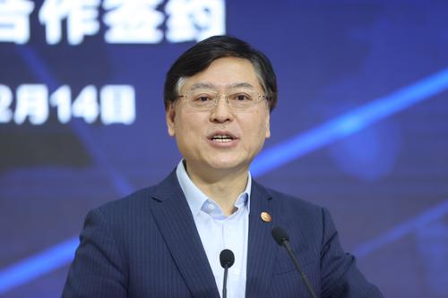 杨元庆：建议鼓励企业对育儿女性实行弹性工作制，平衡工作和育儿