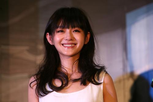 “面都没见就把婚给结了”，46岁的大S还那么“杉菜”