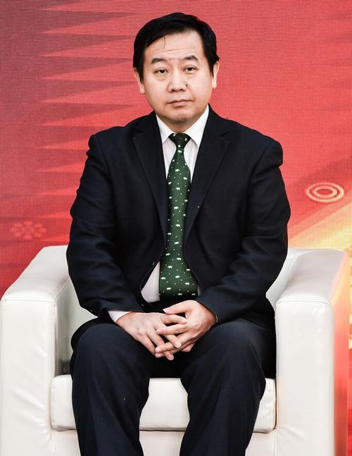 深读政府工作报告│每经专访教育专家储朝晖：义务教育优质均衡发展不能陷入唯分数的“窄胡同”里