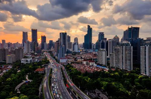 上海楼市又悄悄热起来了？2月新房成交额创近5年同期新高，看房人也多了