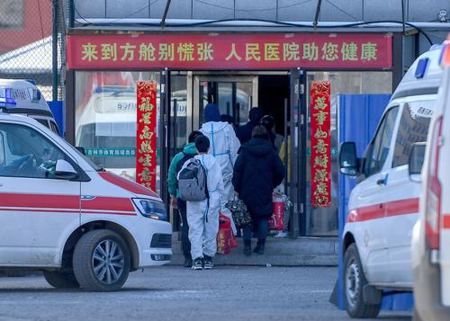 最新版新冠诊疗方案出台：轻型病例采取集中隔离，不再直接转运定点医院收治，两款特异性药物写入方案